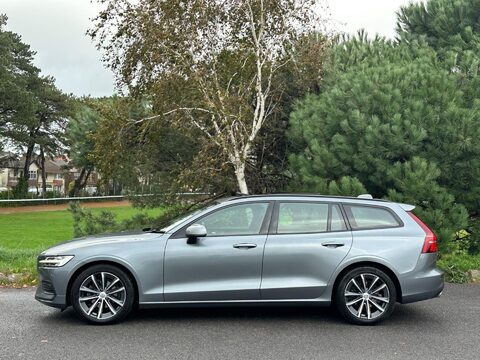 Volvo V60 2.0 B3 MHEV Momentum Auto Euro 6 (s/s) 5dr 9
