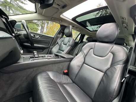 Volvo V60 2.0 B3 MHEV Momentum Auto Euro 6 (s/s) 5dr 