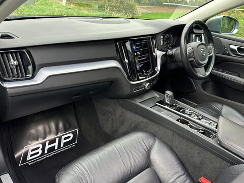 Volvo V60 2.0 B3 MHEV Momentum Auto Euro 6 (s/s) 5dr 26