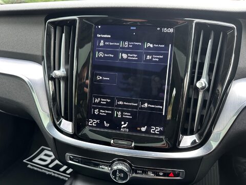 Volvo V60 2.0 B3 MHEV Momentum Auto Euro 6 (s/s) 5dr 31