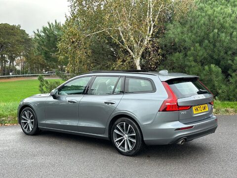Volvo V60 2.0 B3 MHEV Momentum Auto Euro 6 (s/s) 5dr 20