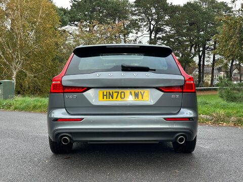 Volvo V60 2.0 B3 MHEV Momentum Auto Euro 6 (s/s) 5dr 12