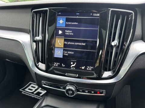 Volvo V60 2.0 B3 MHEV Momentum Auto Euro 6 (s/s) 5dr 28