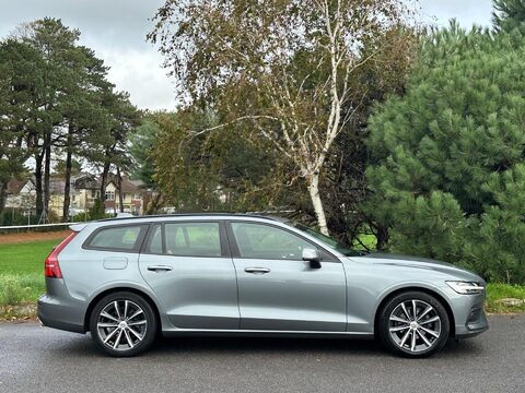 Volvo V60 2.0 B3 MHEV Momentum Auto Euro 6 (s/s) 5dr 6