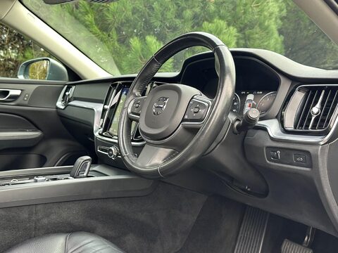 Volvo V60 2.0 B3 MHEV Momentum Auto Euro 6 (s/s) 5dr 5