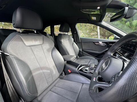 Audi A4 2.0 TFSI 40 Black Edition S Tronic Euro 6 (s/s) 5dr 21