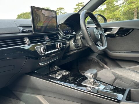 Audi A4 2.0 TFSI 40 Black Edition S Tronic Euro 6 (s/s) 5dr 26