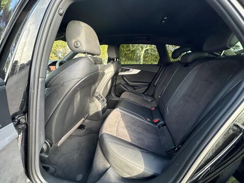 Audi A4 2.0 TFSI 45 S line S Tronic quattro Euro 6 (s/s) 5dr 8