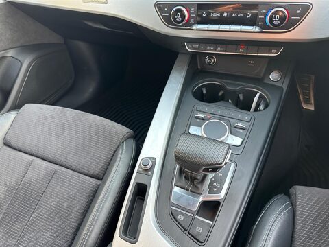 Audi A4 2.0 TFSI 45 S line S Tronic quattro Euro 6 (s/s) 5dr 17