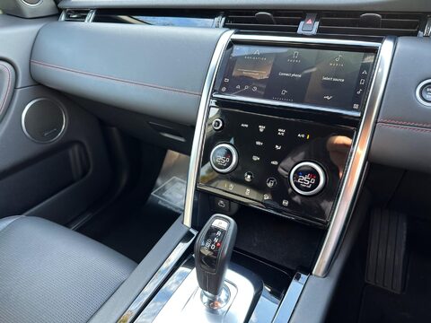 Land Rover Discovery Sport 1.5 P300e 12.2kWh R-Dynamic HSE Auto 4WD Euro 6 (s/s) 5dr 17