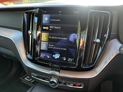 Volvo XC60 2.0 D5 PowerPulse R-Design Pro Auto AWD Euro 6 (s/s) 5dr 21