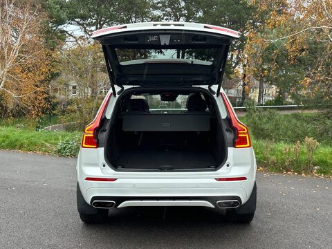 Volvo XC60 2.0 B5 MHEV R-Design Pro Auto AWD Euro 6 (s/s) 5dr 13