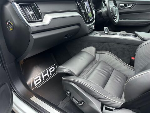 Volvo XC60 2.0 B5 MHEV R-Design Pro Auto AWD Euro 6 (s/s) 5dr 34