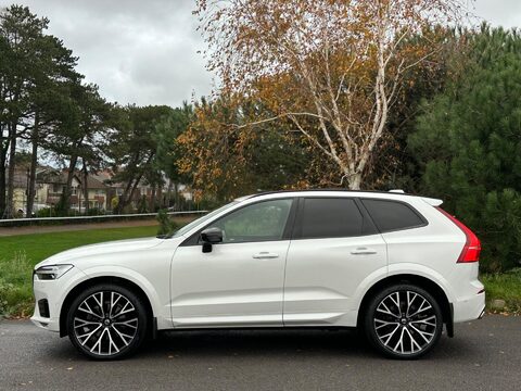 Volvo XC60 2.0 B5 MHEV R-Design Pro Auto AWD Euro 6 (s/s) 5dr 9
