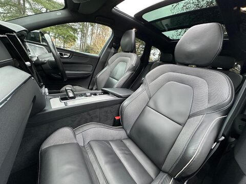 Volvo XC60 2.0 B5 MHEV R-Design Pro Auto AWD Euro 6 (s/s) 5dr 5