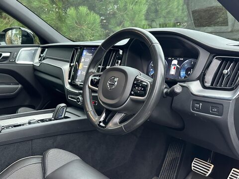Volvo XC60 2.0 B5 MHEV R-Design Pro Auto AWD Euro 6 (s/s) 5dr 4