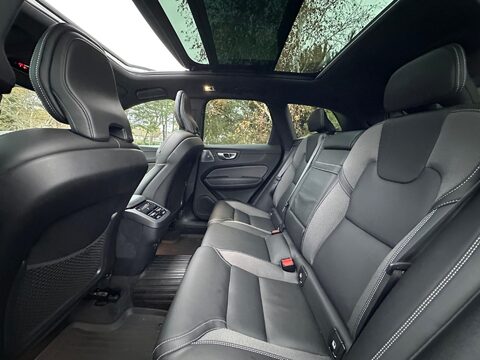 Volvo XC60 2.0 B5 MHEV R-Design Pro Auto AWD Euro 6 (s/s) 5dr 8