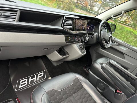 Volkswagen Transporter 2.0 BiTDI T32 Sportline Black Edition Kombi DSG FWD SWB Euro 6 (s/s) 5dr 28