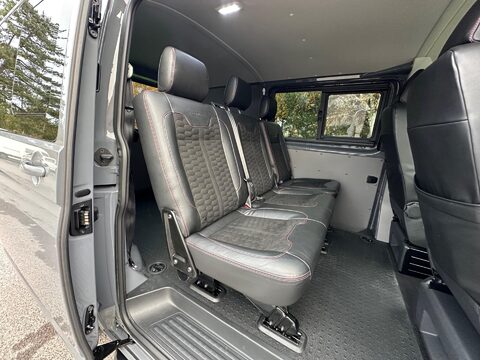 Volkswagen Transporter 2.0 BiTDI T32 Sportline Black Edition Kombi DSG FWD SWB Euro 6 (s/s) 5dr 7