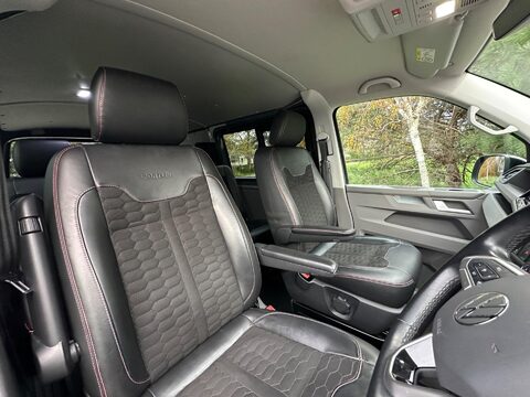 Volkswagen Transporter 2.0 BiTDI T32 Sportline Black Edition Kombi DSG FWD SWB Euro 6 (s/s) 5dr 21