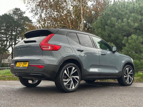 Volvo XC40 2.0 B4 MHEV R-Design Pro Auto Euro 6 (s/s) 5dr 36