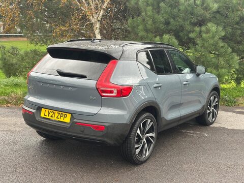 Volvo XC40 2.0 B4 MHEV R-Design Pro Auto Euro 6 (s/s) 5dr 22