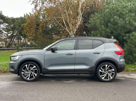 Volvo XC40 2.0 B4 MHEV R-Design Pro Auto Euro 6 (s/s) 5dr 