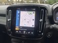 Volvo XC40 2.0 B4 MHEV R-Design Pro Auto Euro 6 (s/s) 5dr 29