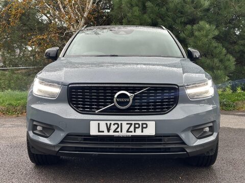 Volvo XC40 2.0 B4 MHEV R-Design Pro Auto Euro 6 (s/s) 5dr 10