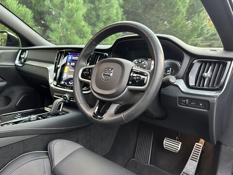 Volvo V60 2.0h T6 Recharge 11.6kWh R-Design Auto AWD Euro 6 (s/s) 5dr 5