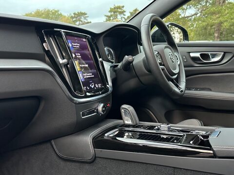 Volvo V60 2.0h T6 Recharge 11.6kWh R-Design Auto AWD Euro 6 (s/s) 5dr 30