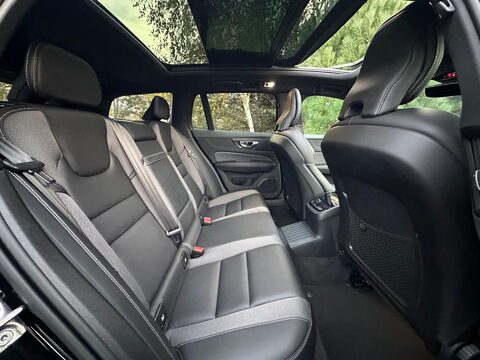 Volvo V60 2.0h T6 Recharge 11.6kWh R-Design Auto AWD Euro 6 (s/s) 5dr 7