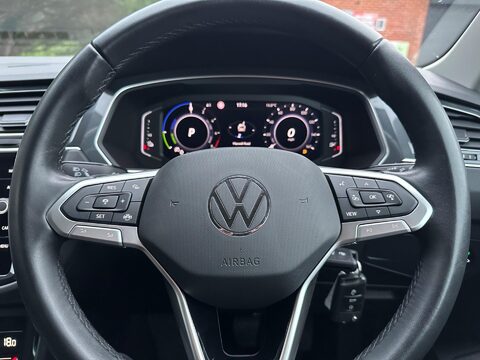 Volkswagen Tiguan 1.4 TSI 13kWh Life DSG Euro 6 (s/s) 5dr 20