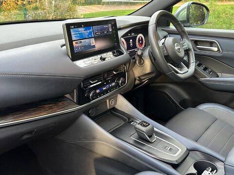 Nissan Qashqai 1.3 DIG-T MHEV Tekna XTRON Euro 6 (s/s) 5dr 25