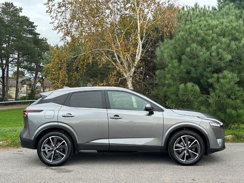Nissan Qashqai 1.3 DIG-T MHEV Tekna XTRON Euro 6 (s/s) 5dr 6
