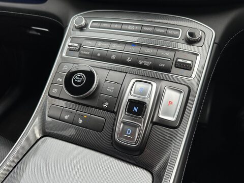 Hyundai SANTA FE 1.6 h T-GDi Premium Auto Euro 6 (s/s) 5dr 19