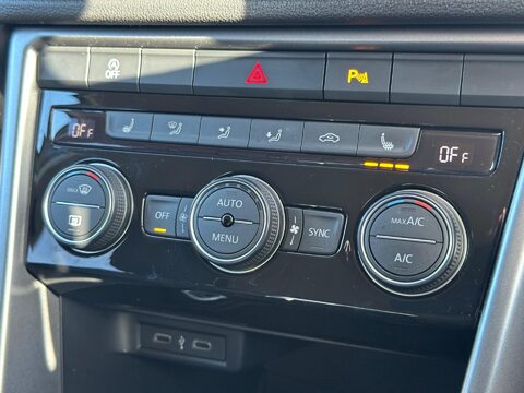 Volkswagen T-Roc 1.5 TSI EVO Active DSG Euro 6 (s/s) 5dr 34