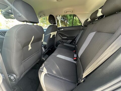 Volkswagen T-Roc 1.5 TSI EVO Active DSG Euro 6 (s/s) 5dr 27