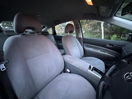 Toyota Prius 1.5 T Spirit CVT 5dr 