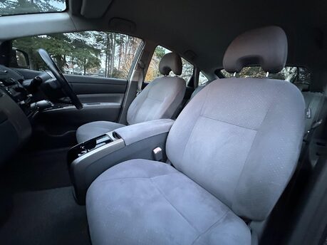 Toyota Prius 1.5 T Spirit CVT 5dr 