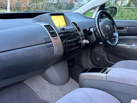 Toyota Prius 1.5 T Spirit CVT 5dr 26