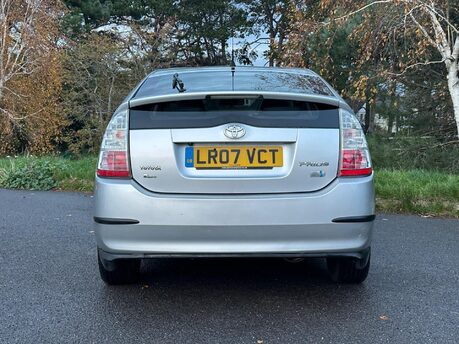Toyota Prius 1.5 T Spirit CVT 5dr 