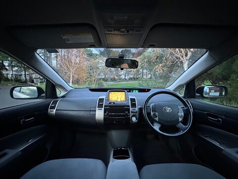 Toyota Prius 1.5 T Spirit CVT 5dr 3