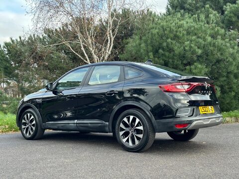 Renault Arkana 1.6 E-TECH Iconic Auto 2WD Euro 6 (s/s) 5dr 2