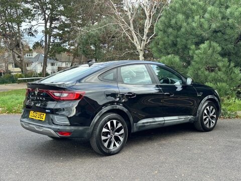 Renault Arkana 1.6 E-TECH Iconic Auto 2WD Euro 6 (s/s) 5dr 16