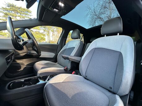 Volkswagen ID.3 Pro 58kWh Family Auto 5dr 