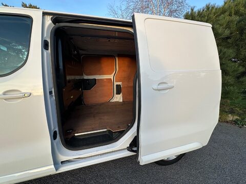 Peugeot Expert 2.0 BlueHDi 1400 Professional Plus Compact Panel Van SWB Euro 6 (s/s) 6dr 10