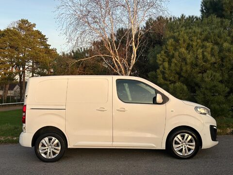 Peugeot Expert 2.0 BlueHDi 1400 Professional Plus Compact Panel Van SWB Euro 6 (s/s) 6dr 6
