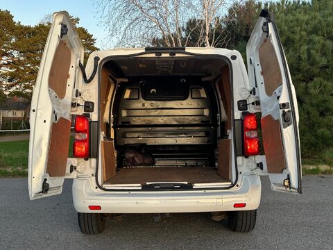 Peugeot Expert 2.0 BlueHDi 1400 Professional Plus Compact Panel Van SWB Euro 6 (s/s) 6dr 3