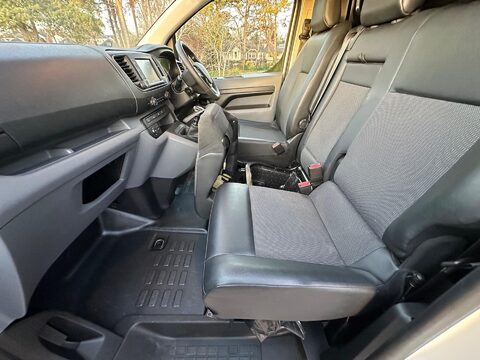 Peugeot Expert 2.0 BlueHDi 1400 Professional Plus Compact Panel Van SWB Euro 6 (s/s) 6dr 23